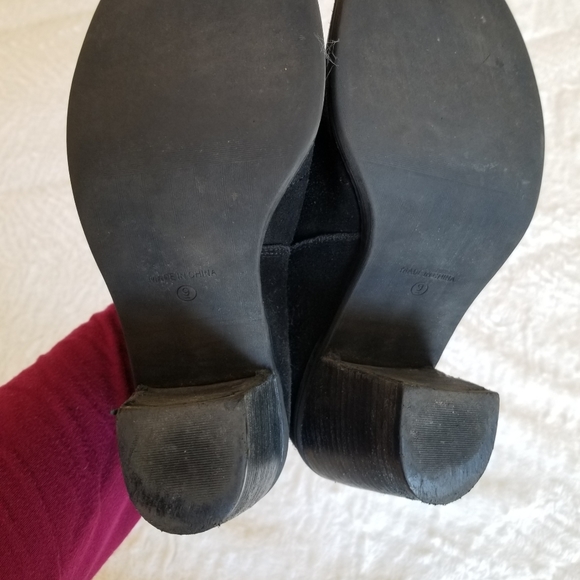 Crown Vintage Gabriela Black Suede Booties - Picture 4 of 8